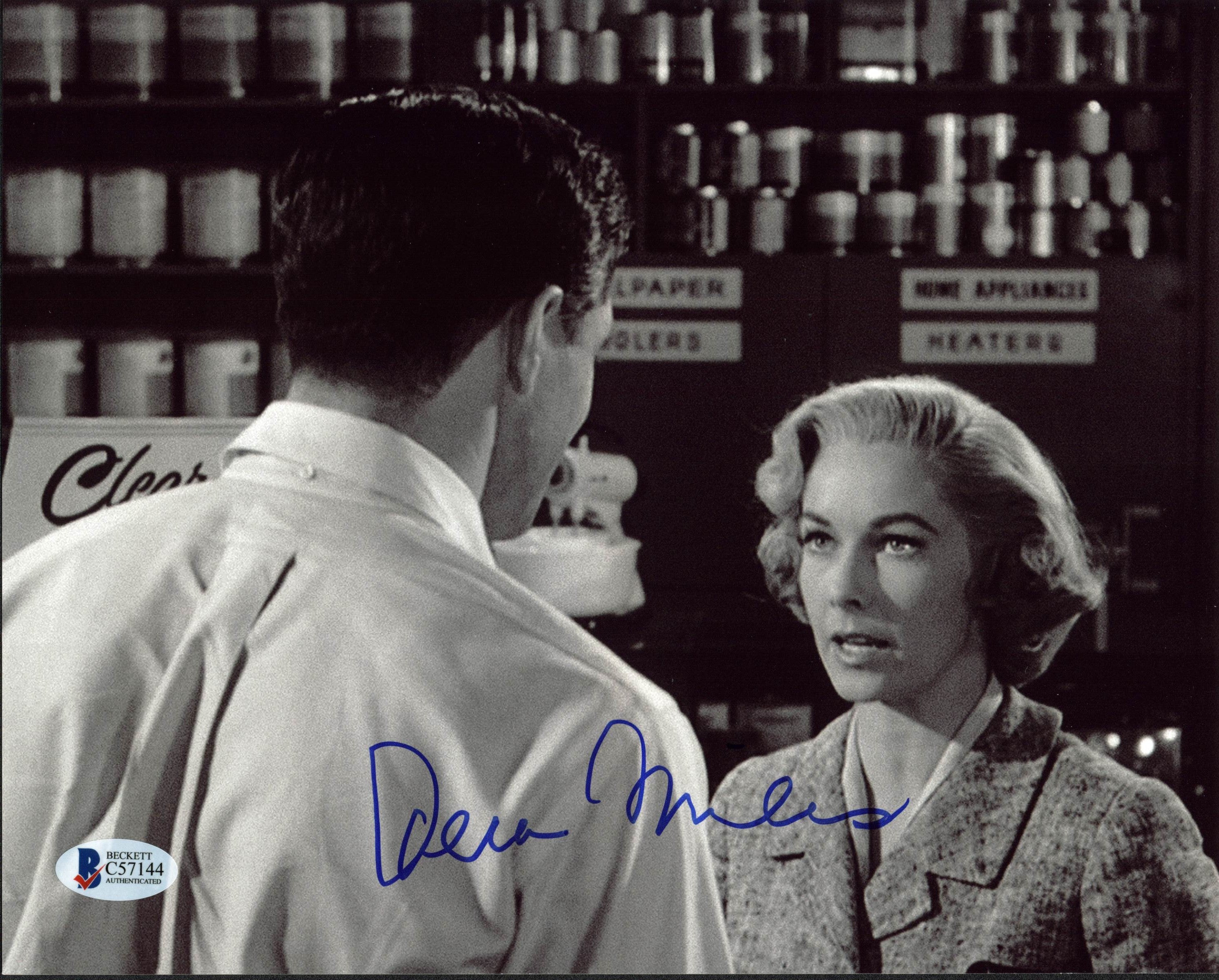 Vera Miles Psycho Authentic Signed 8X10 Photo Autographed BAS #C57144