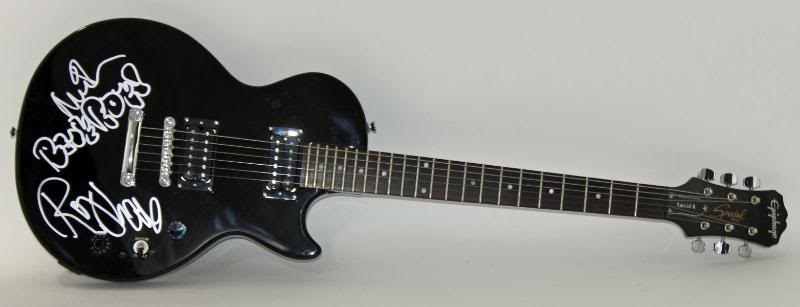 Roger Waters & Nick Mason Pink Floyd Authentic Signed Guitar PSA/DNA #Q02682