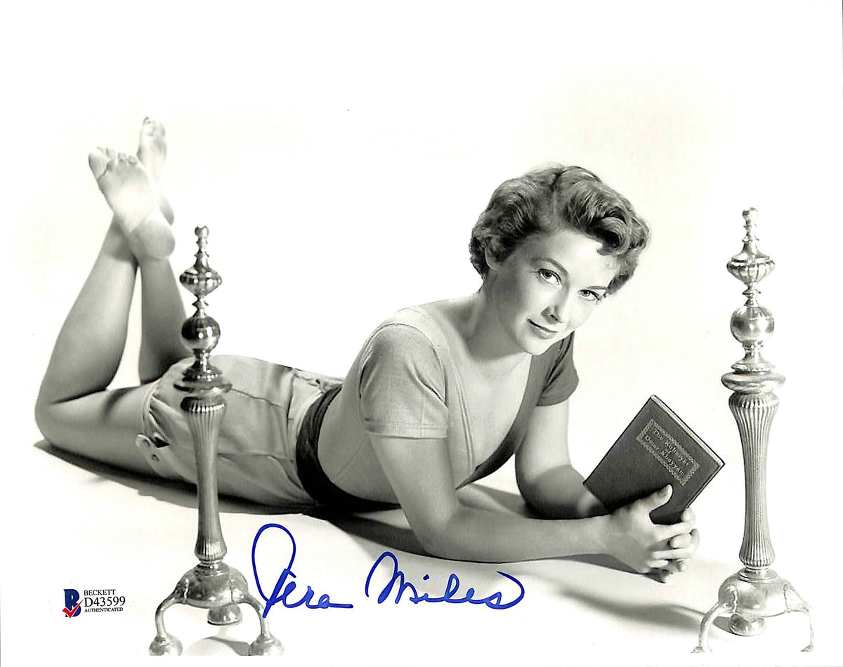 Vera Miles Authentic Signed 8x10 Photo Autographed BAS #D43599