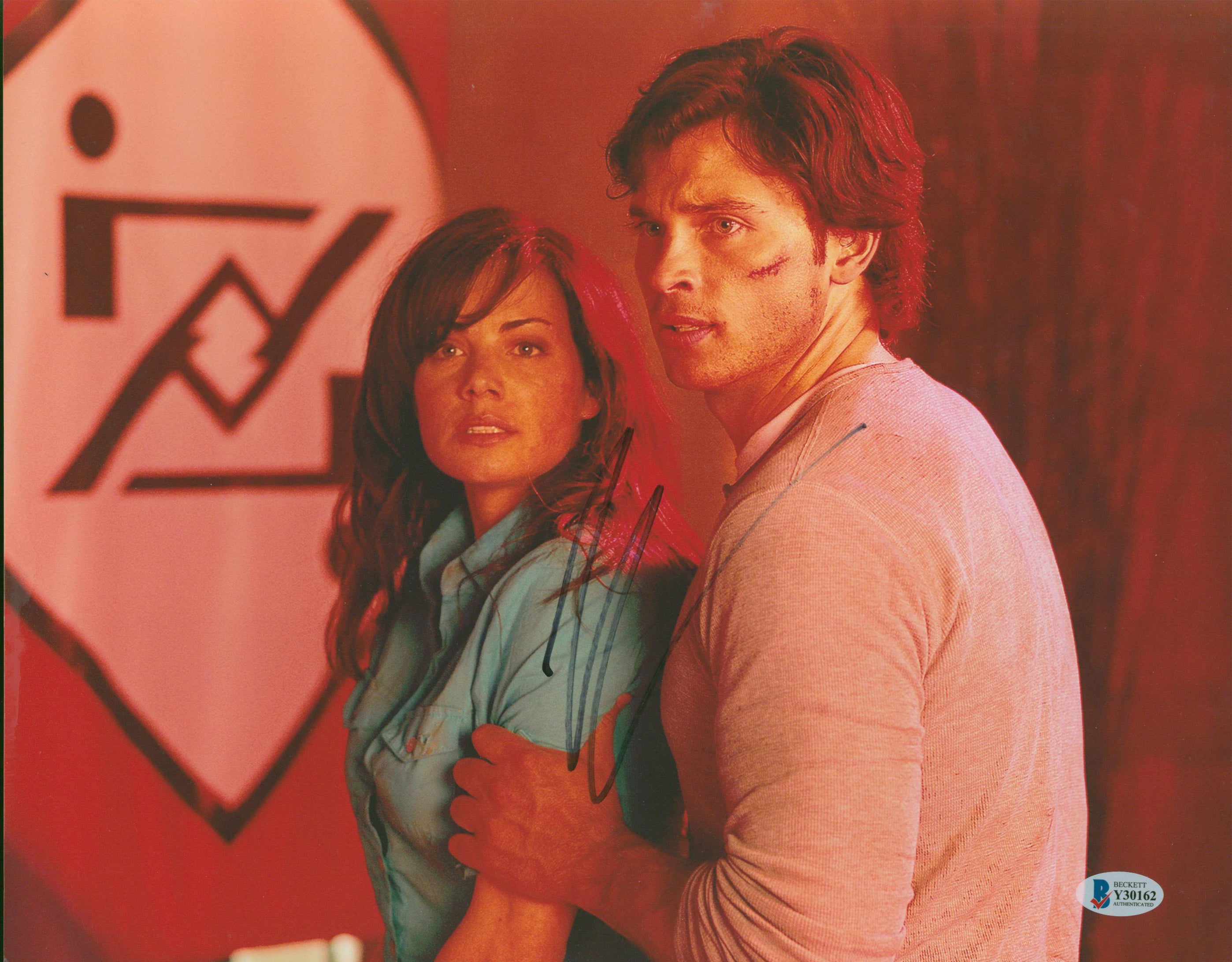Tom Welling Smallville Authentic Signed 11x14 Photo Autographed BAS #Y30162
