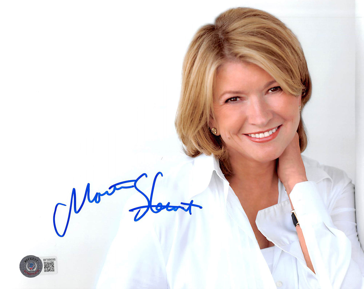Martha Stewart Authentic Signed 8x10 Photo Autographed BAS #BF88686