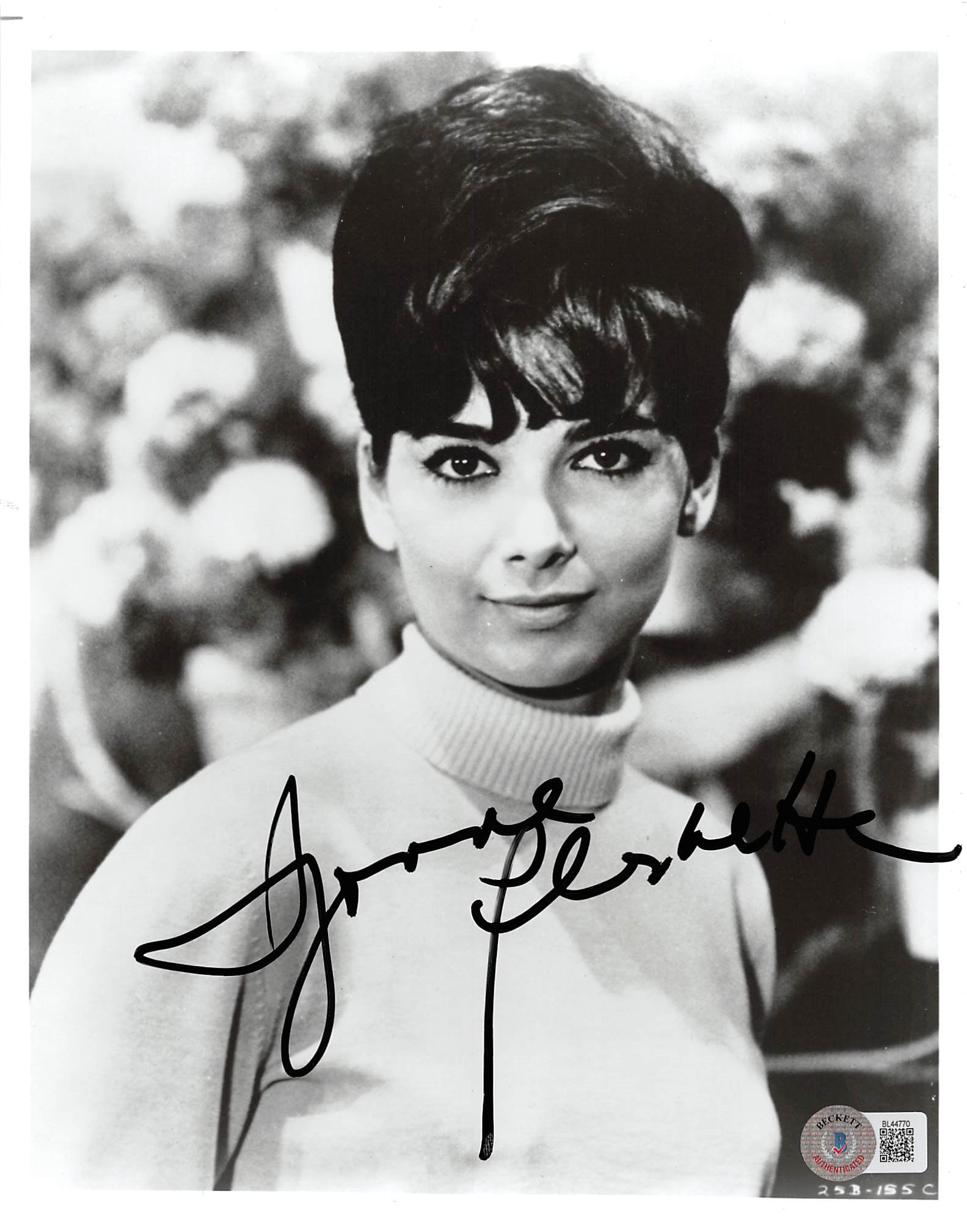 Suzanne Pleshette The Bob Newhart Show Authentic Signed 8x10 Photo BAS #BL44770