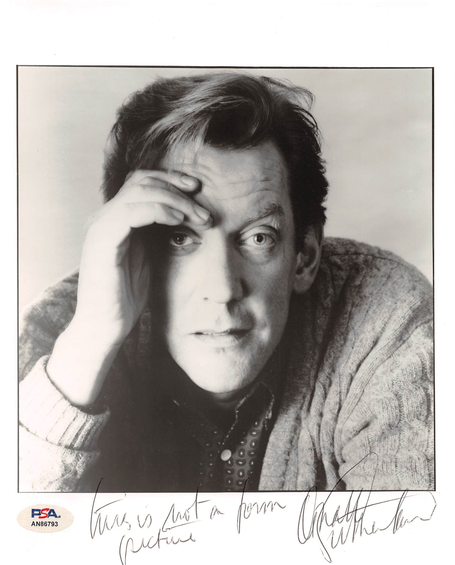 Donald Sutherland M*A*S*H Authentic Signed 8x10 Photo PSA/DNA #AN86793
