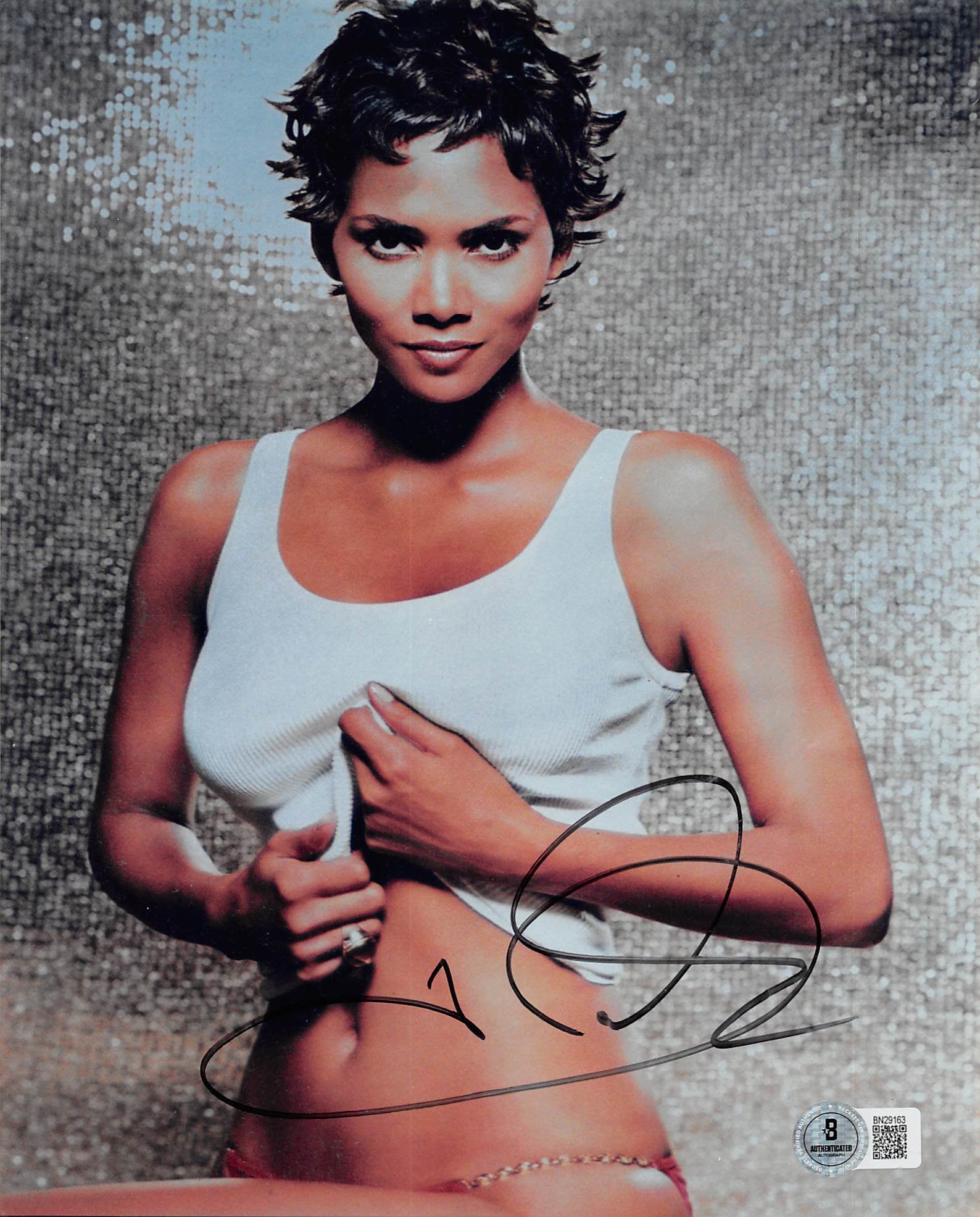 Halle Berry Die Another Day Authentic Signed 8x10 Photo Autographed BAS #BN29163