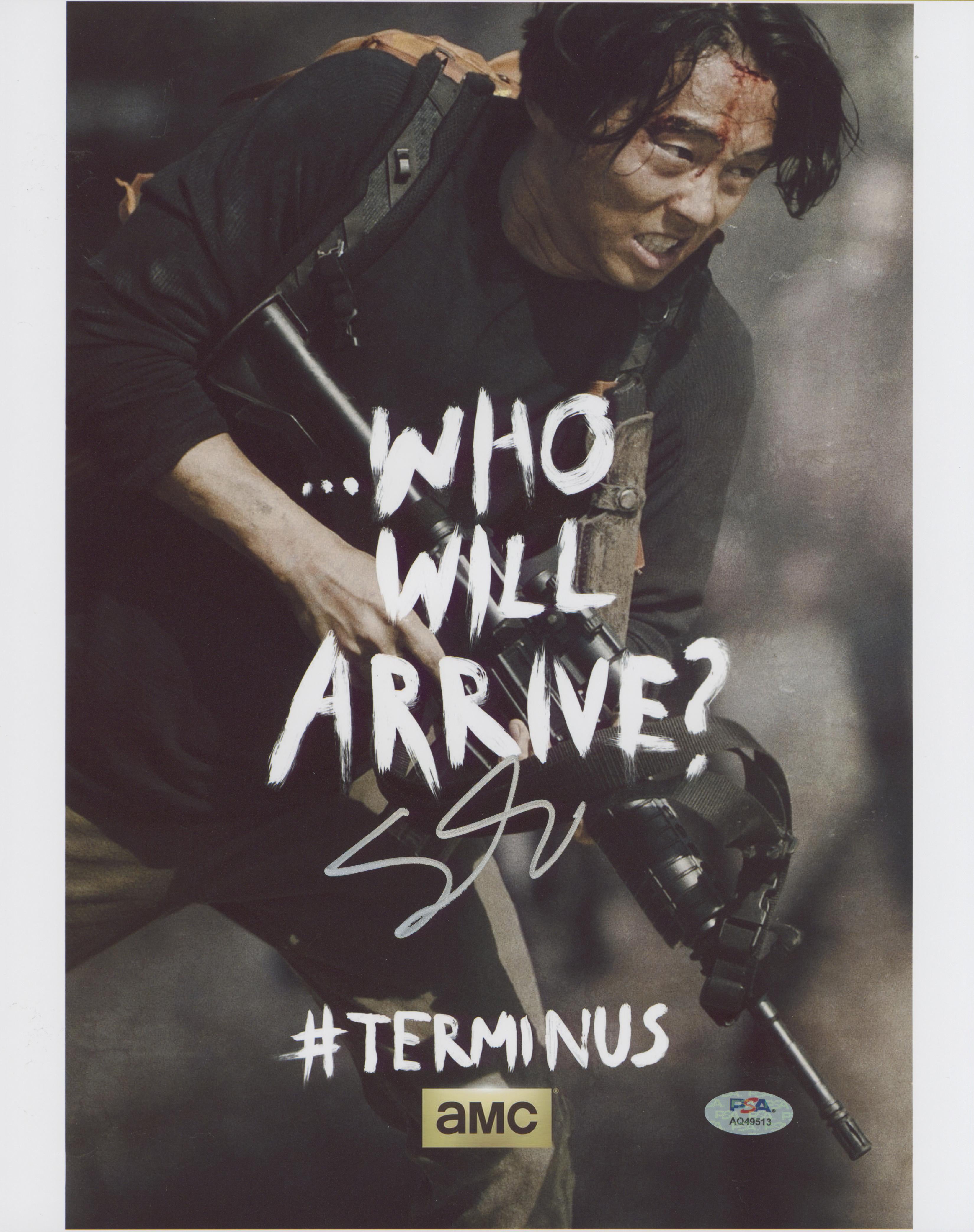 Steven Yeun The Walking Dead Authentic Signed 11x14 Photo PSA/DNA #AQ49513