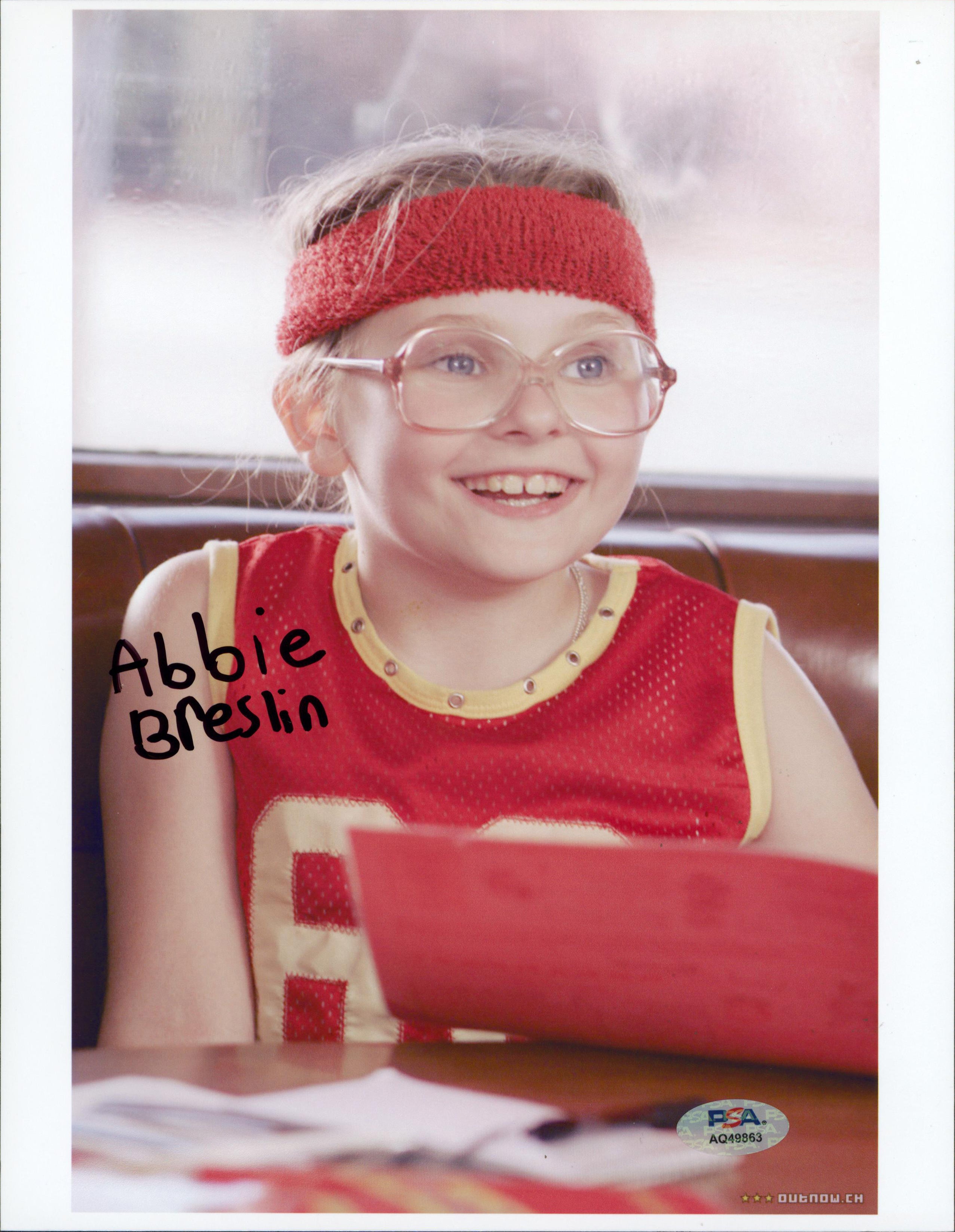 Abigail Breslin Little Miss Sunshine Signed 8.5x11 Vertical Photo PSA #AQ49863