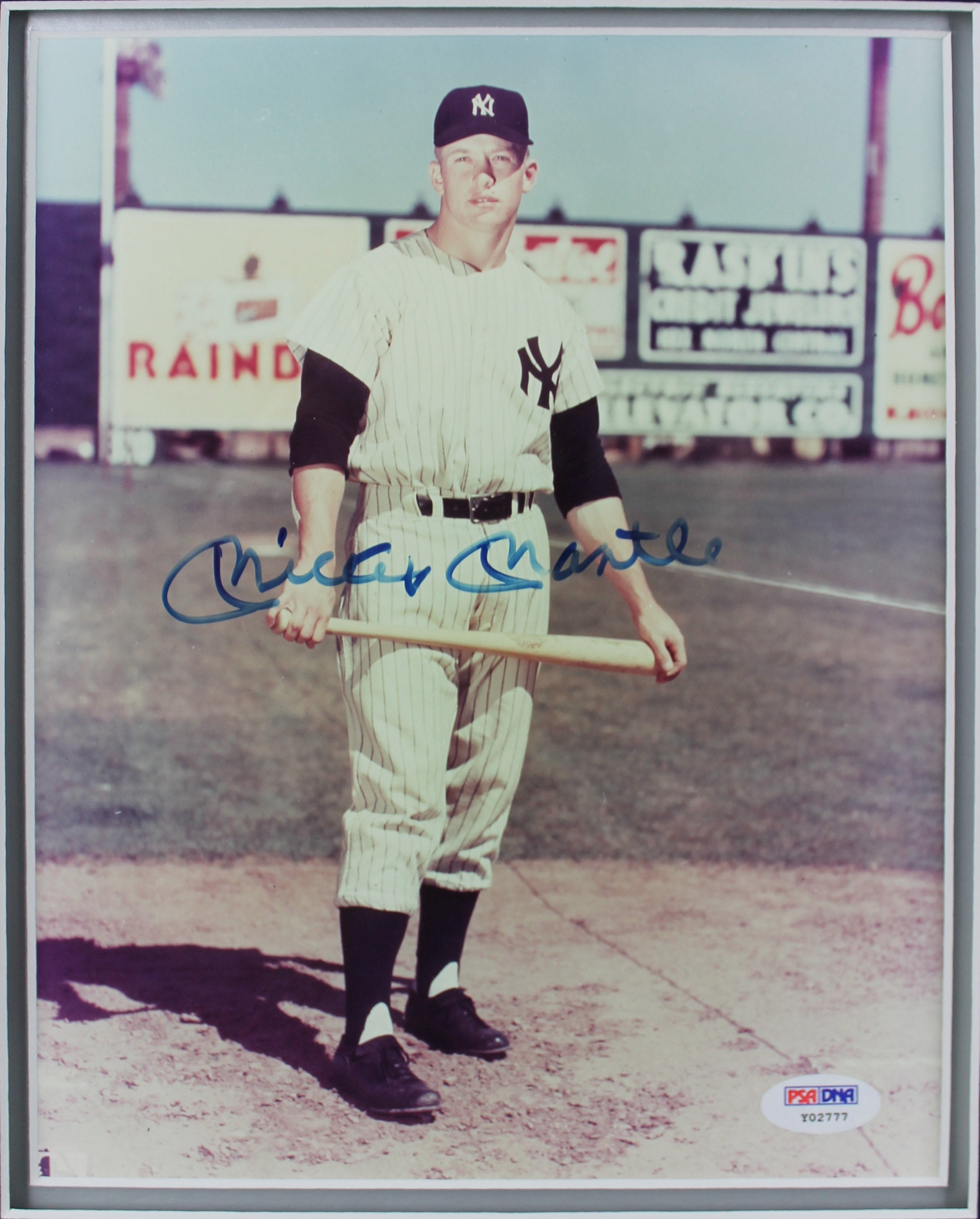 Yankees Greats (5) Mantle, Maris, Berra +2 Signed Photo Display PSA/DNA #Y02777