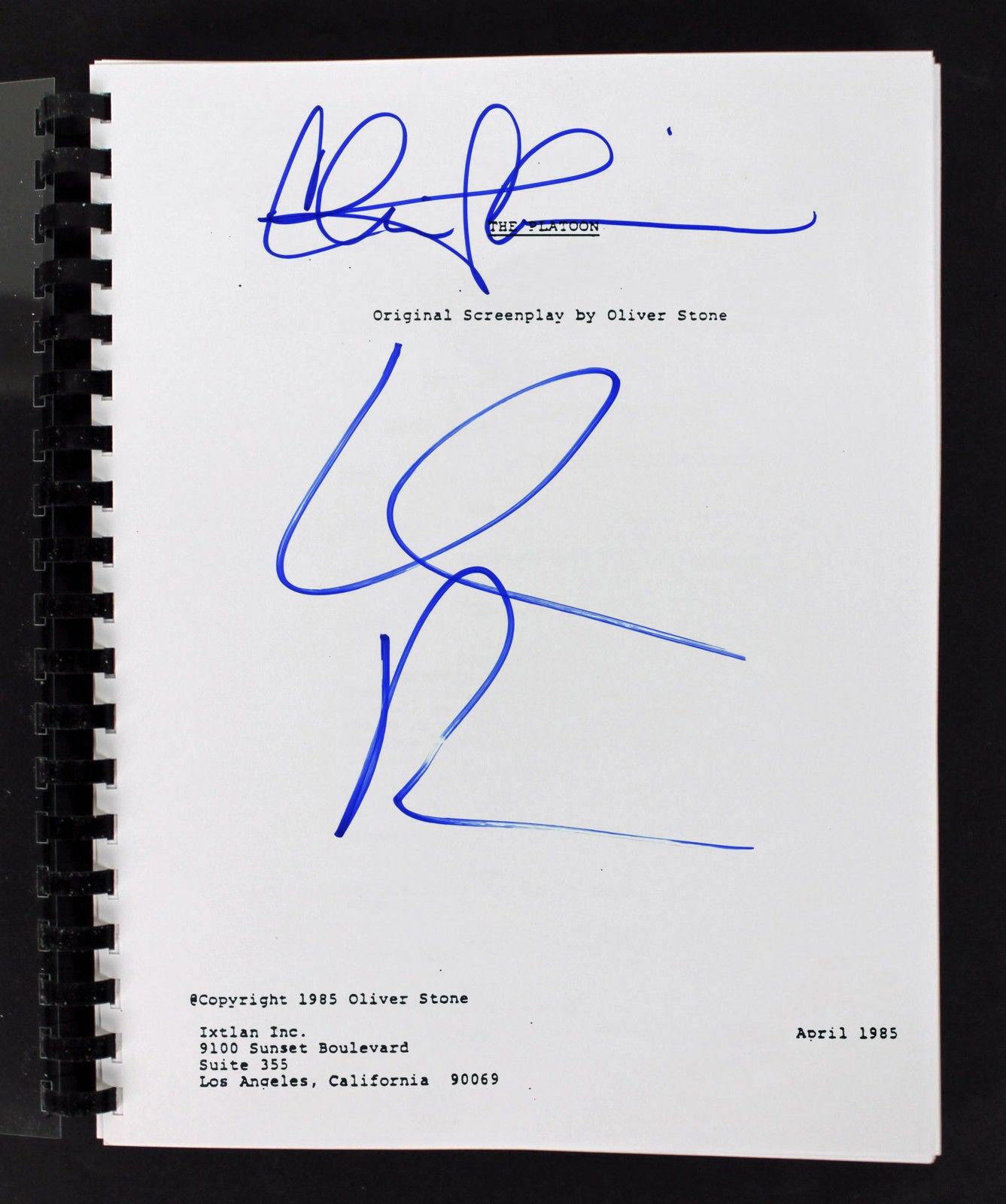 Charlie Sheen & Willem Dafoe Authentic Signed Platoon Movie Script BAS #I38284