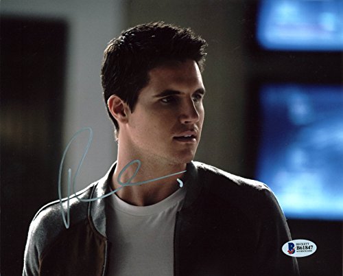 Robbie Amell The Flash Authentic Signed 8X10 Photo Autographed BAS #B61847