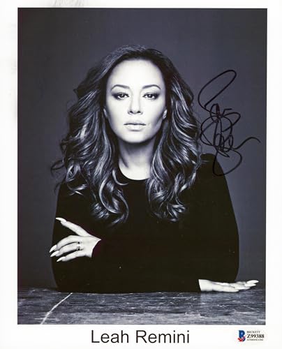 Leah Remini The King Of Queens Authentic Signed 8x10 Photo BAS #Z99388