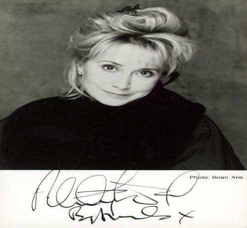 Felicity Kendal Valentino Signed 3.5x5.5 Photo Autographed BAS #BM38111