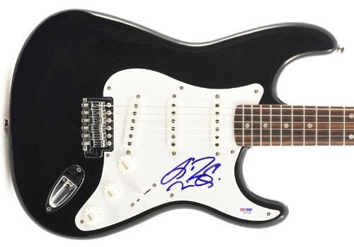 Liza Minnelli Cabaret Authentic Signed Guitar Autograph PSA/DNA #Q51500