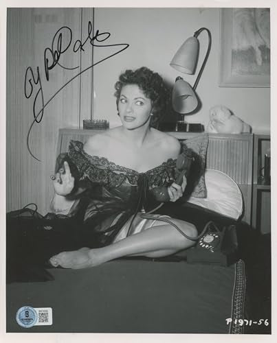 Yvonne De Carlo Munster, Go Home! Authentic Signed 8x10 Photo BAS #BN74556