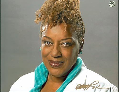 CCH Pounder NCIS New Orleans Authentic Signed 8x10 Photo Wizard World