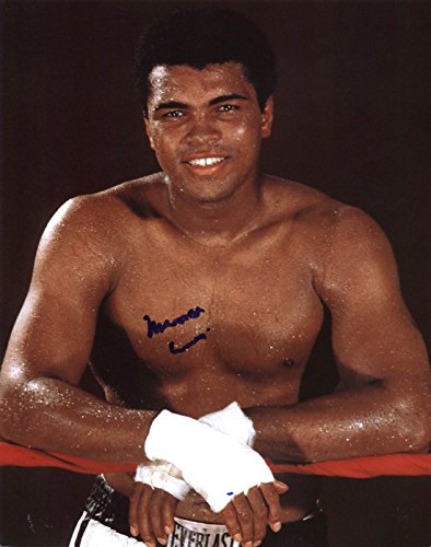 Muhammad Ali Signed "Cassius Clay" Authentic 11X14 Photo PSA/DNA ITP #7A71482