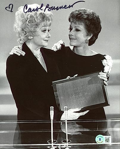 Carol Burnett Authentic Signed 8x10 Black & White Photo Autographed BAS #BD11057