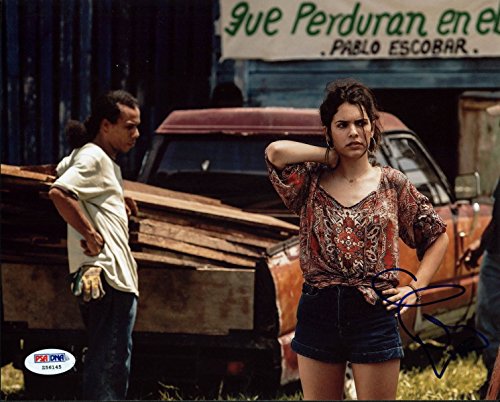 Claudia Traisac Cuentame Signed Authentic 8X10 Photo Autographed PSA/DNA #Z56145