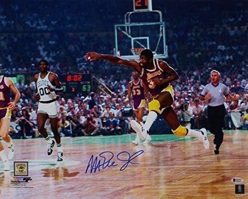 Lakers Magic Johnson Signed 16x20 Horizontal Jump Pass Photo BAS Witnessed