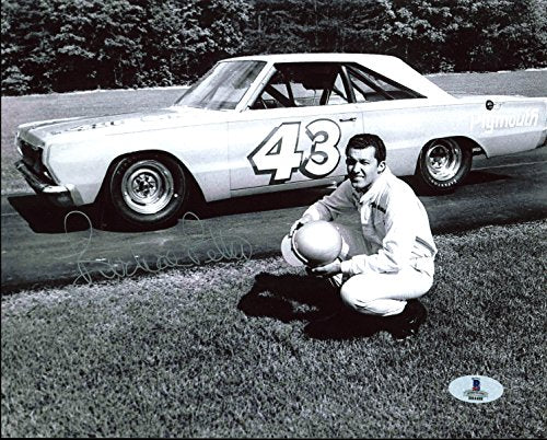 Richard Petty NASCAR Authentic Signed 8X10 Photo Autographed BAS #B04408