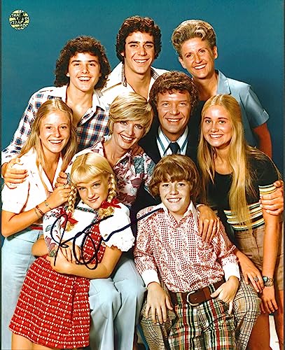 Susan Olsen The Brady Bunch Authentic Signed 8x10 Photo Wizard World #026482