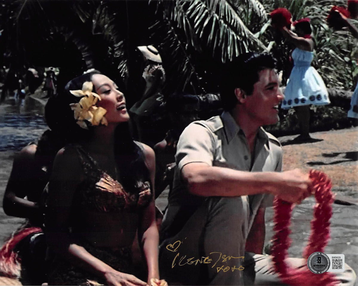 Irene Tsu Paradise, Hawaiian Style "Hearts xoxo" Signed 8x10 Photo BAS #BM59029