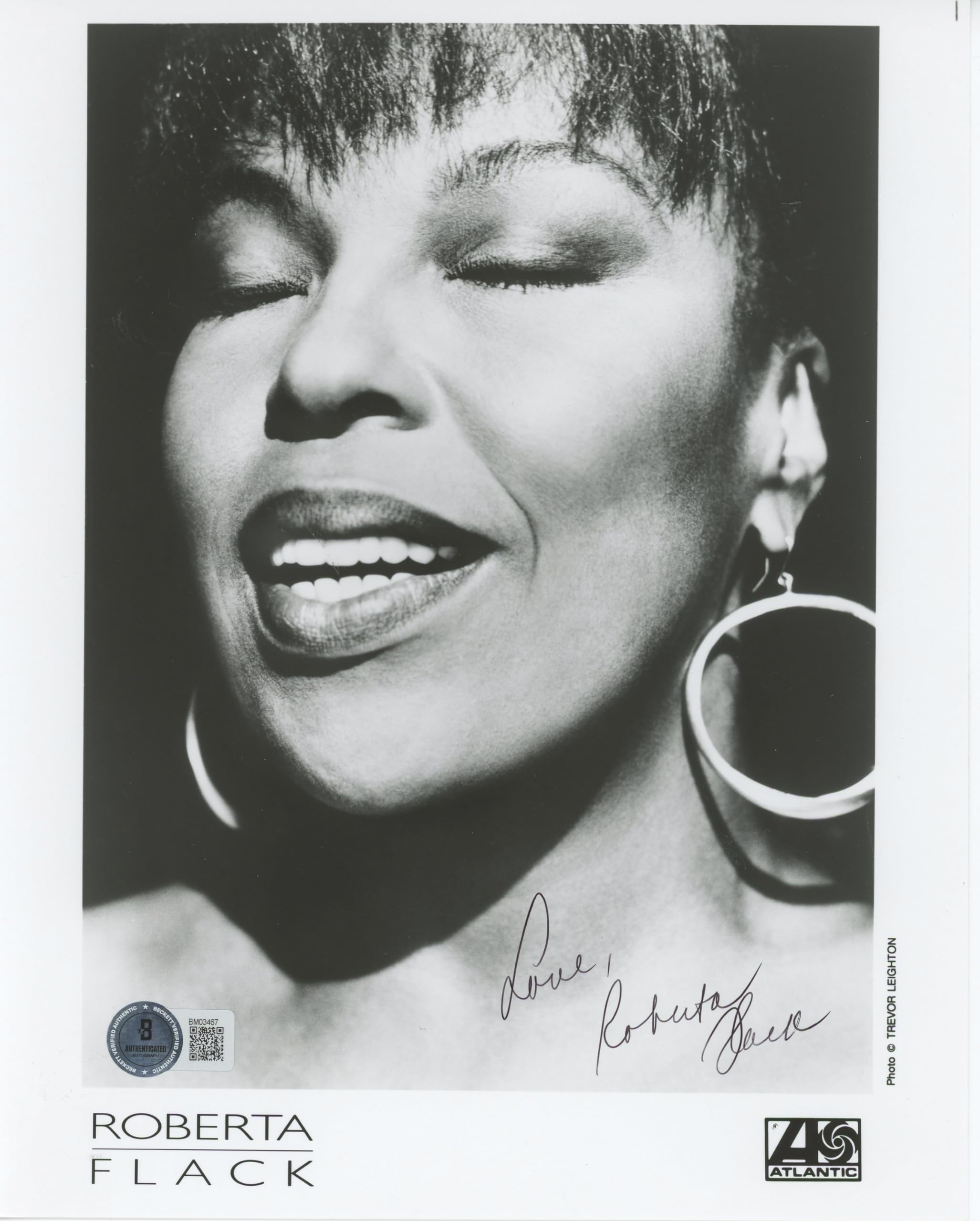 Roberta Flack Singer Love Authentic Signed 8x10 Photo BAS #BM03467