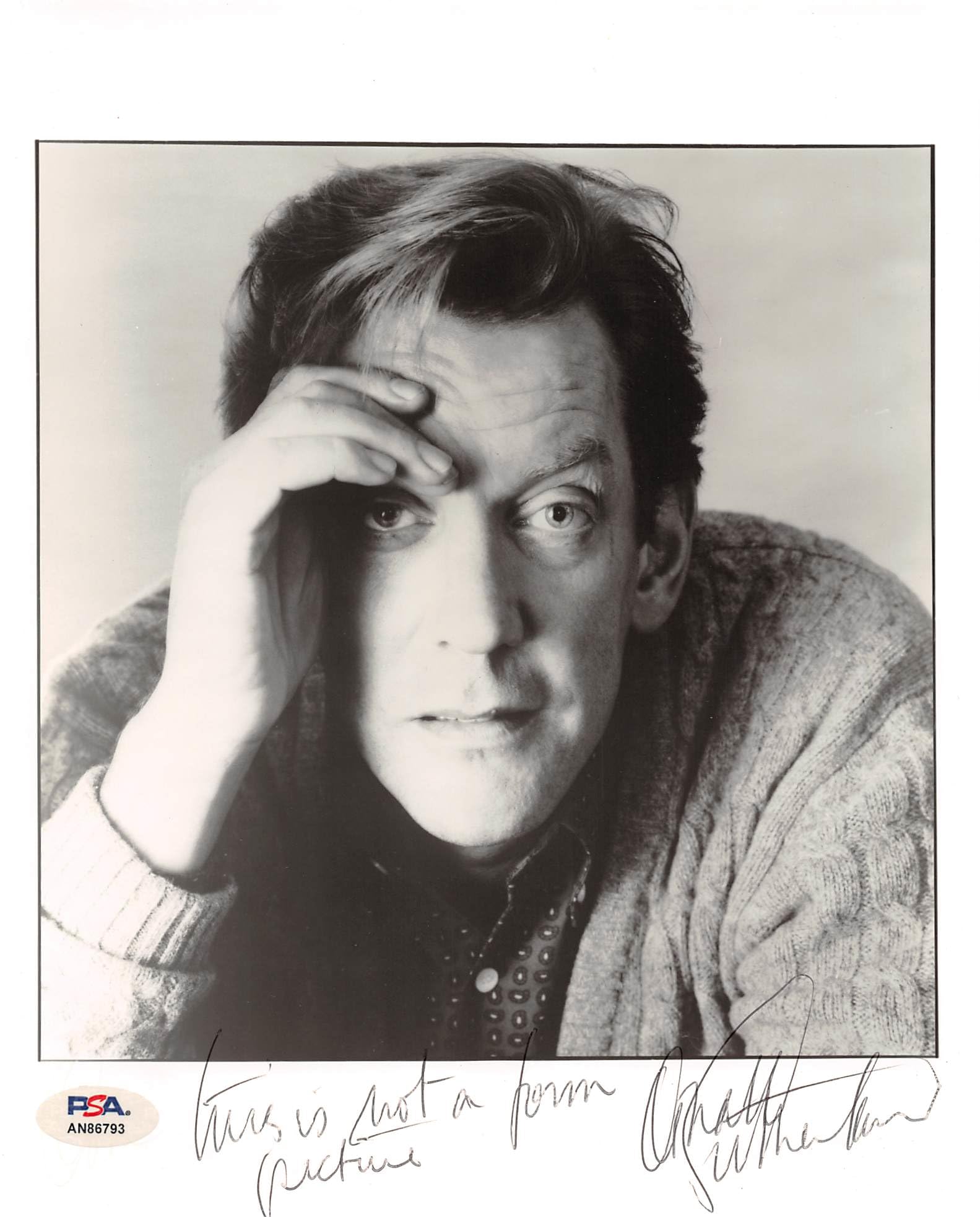 Donald Sutherland M*A*S*H Authentic Signed 8x10 Photo PSA/DNA #AN86793