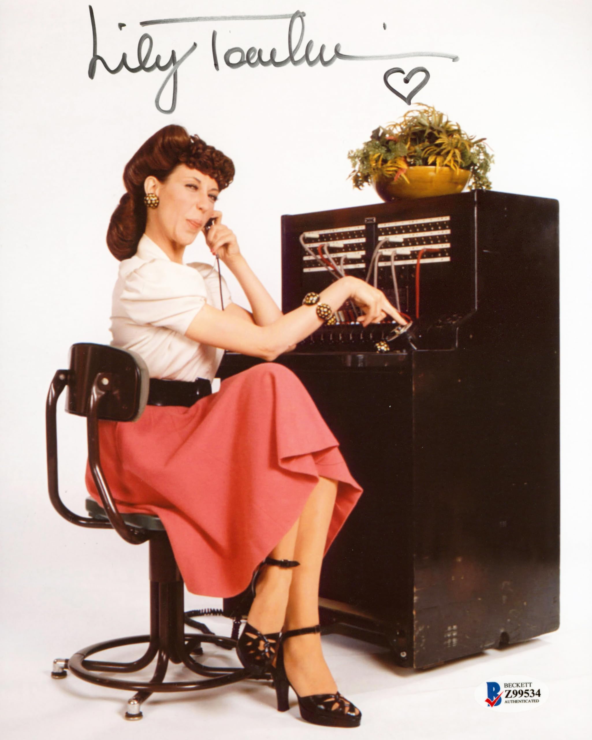 Lily Tomlin Rowan & Martin's Laugh-In Authentic Signed 8x10 Photo BAS #Z99534