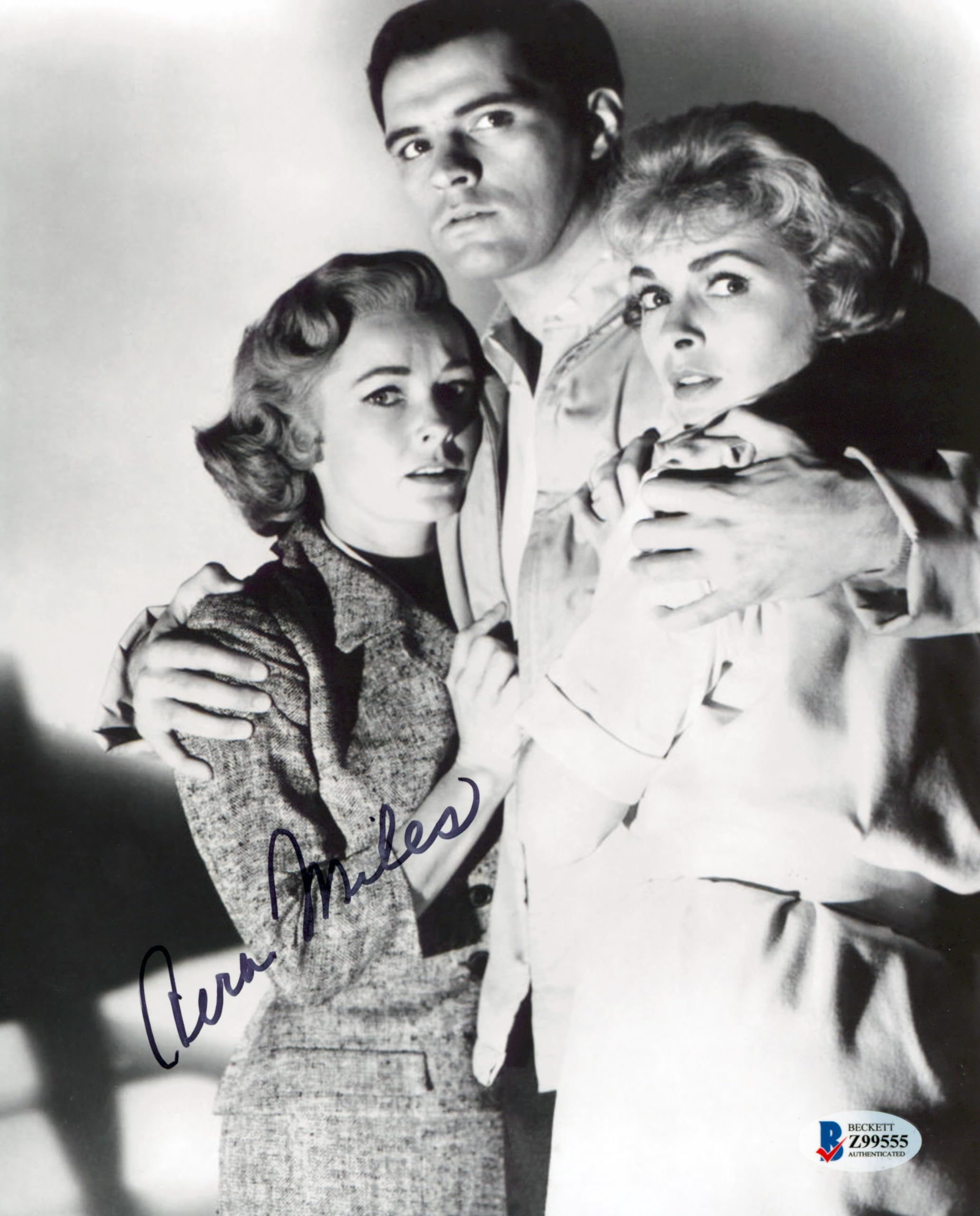 Vera Miles Psycho Authentic Signed 8x10 Photo Autographed BAS #Z99555