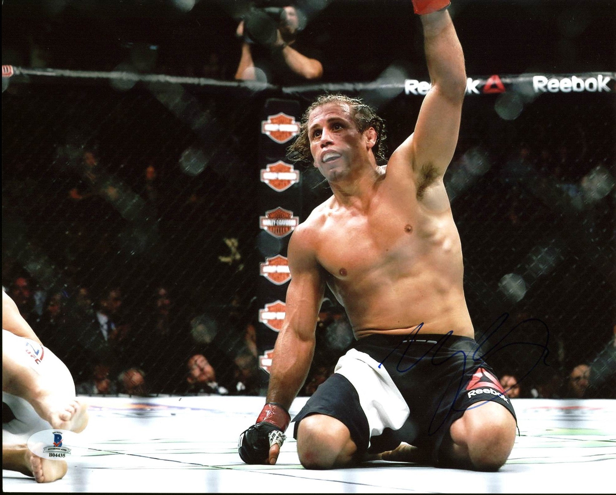 Urijah Faber UFC Authentic Signed 8X10 Photo Autographed BAS #B04435