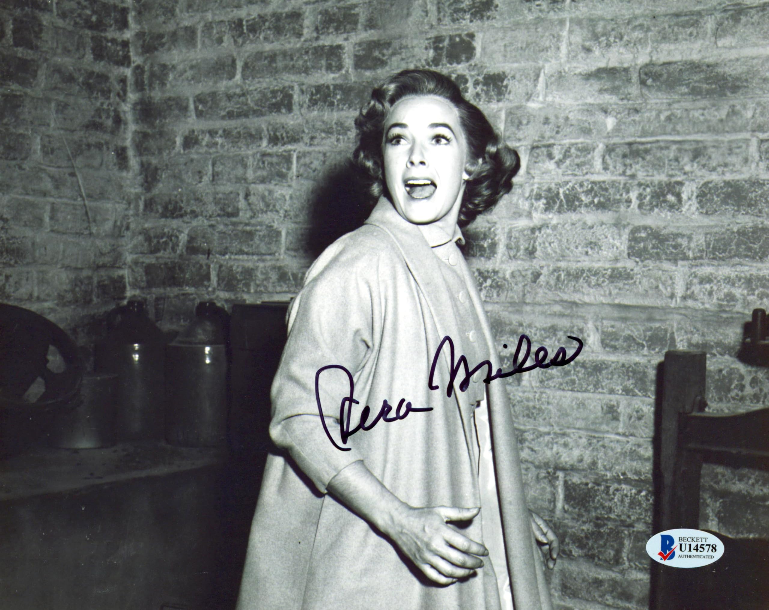Vera Miles Psycho Authentic Signed 8x10 Photo Autographed BAS #U14578