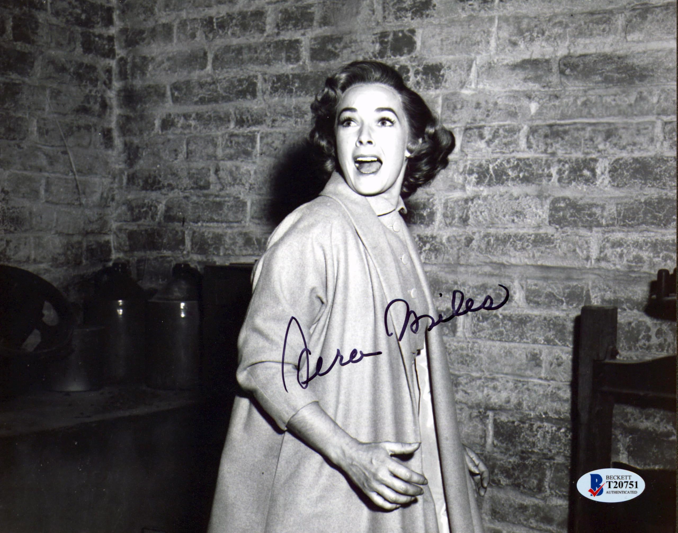 Vera Miles Psycho Authentic Signed 8x10 Photo Autographed BAS #T20751