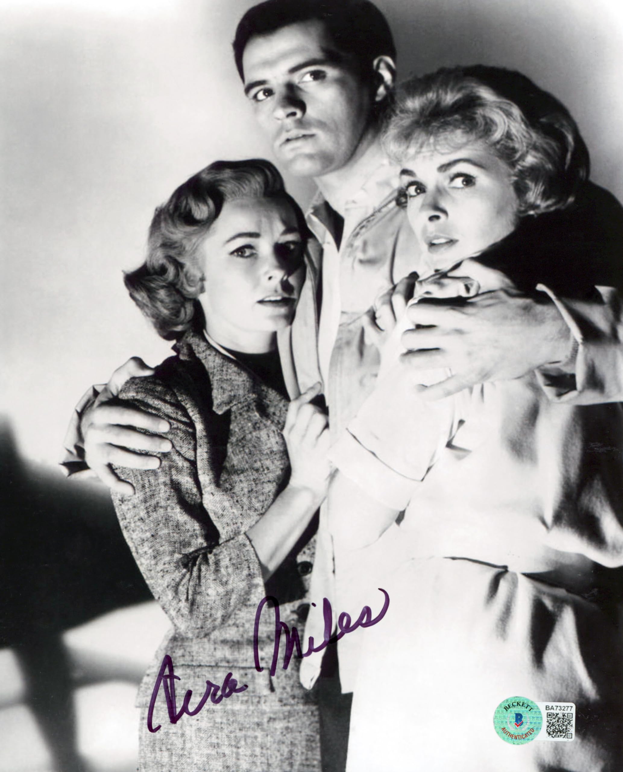 Vera Miles Psycho Authentic Signed 8x10 Photo Autographed BAS #BA73277