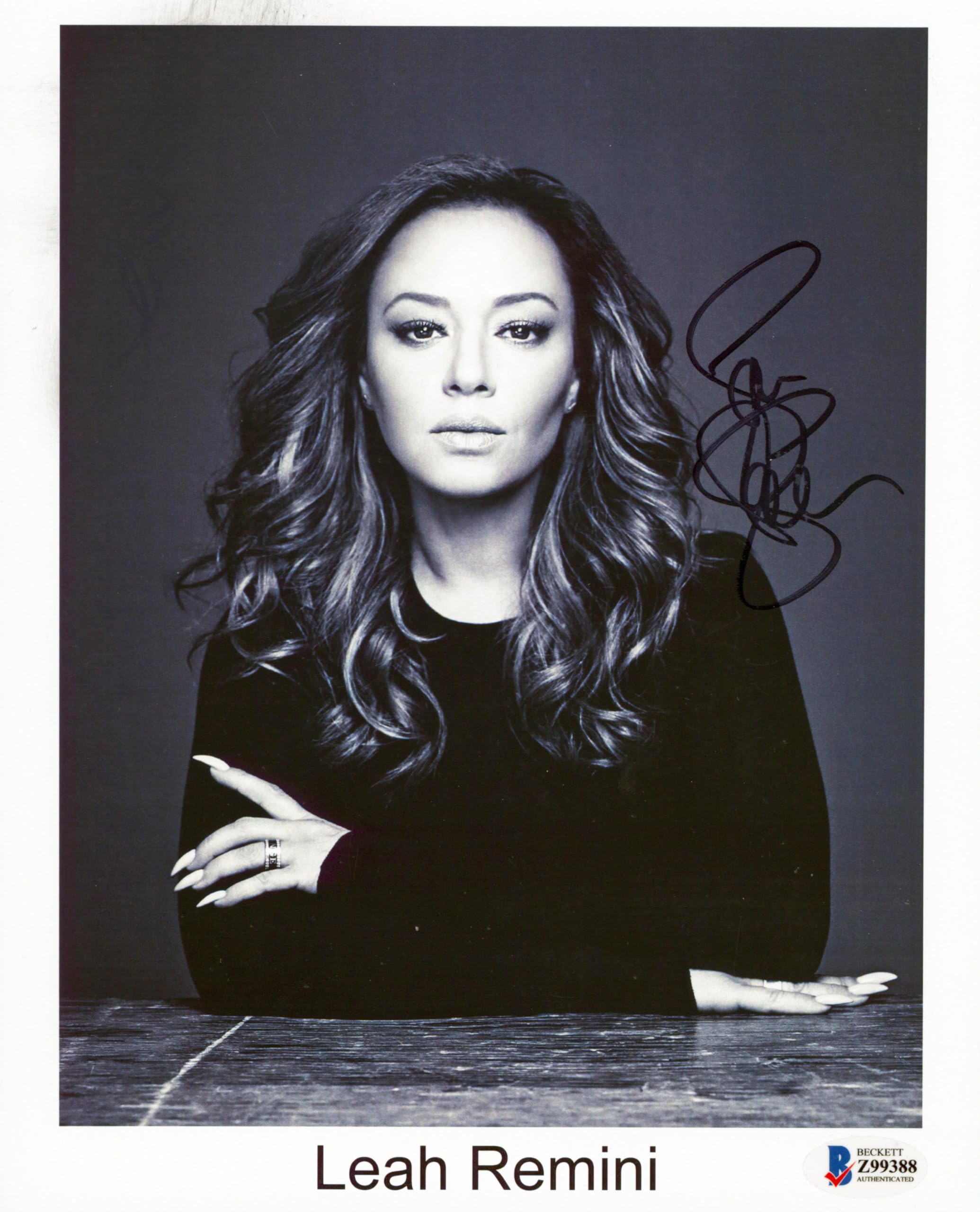 Leah Remini The King Of Queens Authentic Signed 8x10 Photo BAS #Z99388