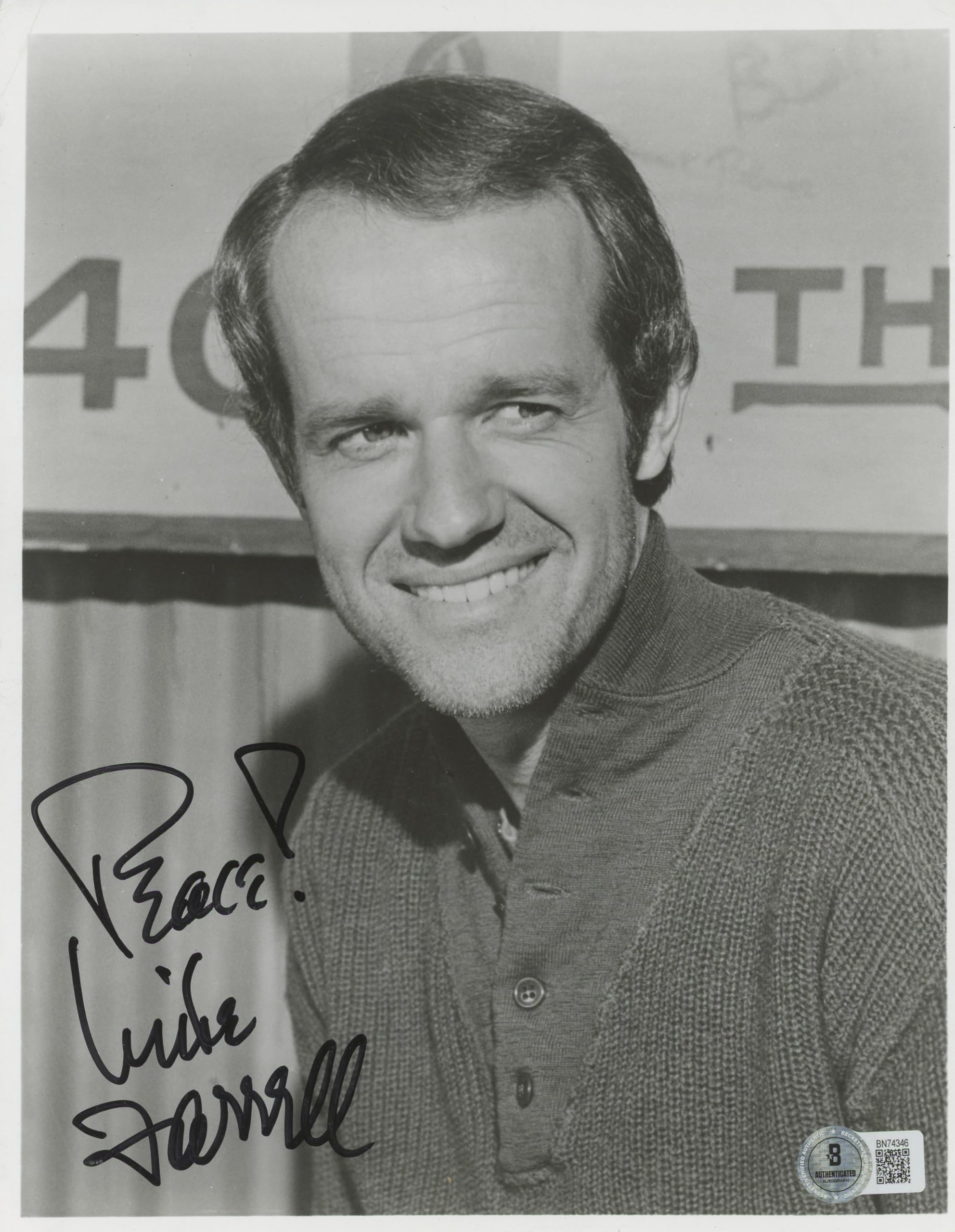 Mike Farrell M*A*S*H "Peace!" Authentic Signed 8x10 Photo BAS #BN74346