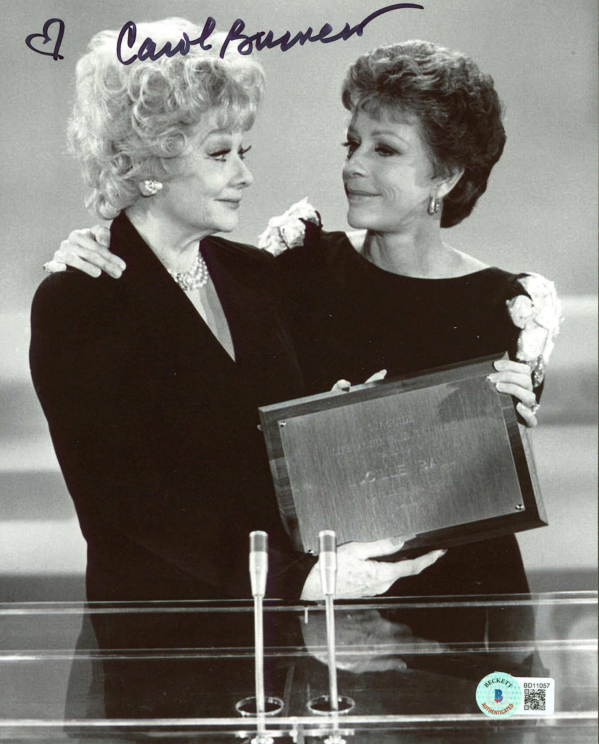 Carol Burnett Authentic Signed 8x10 Black & White Photo Autographed BAS #BD11057