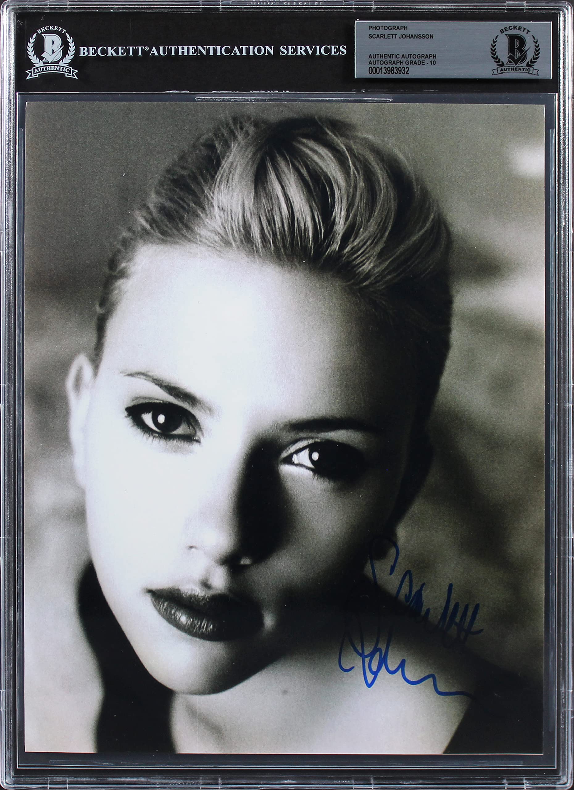 Scarlett Johansson Authentic Signed 8x10 Black & White Photo Auto 10 BAS Slabbed