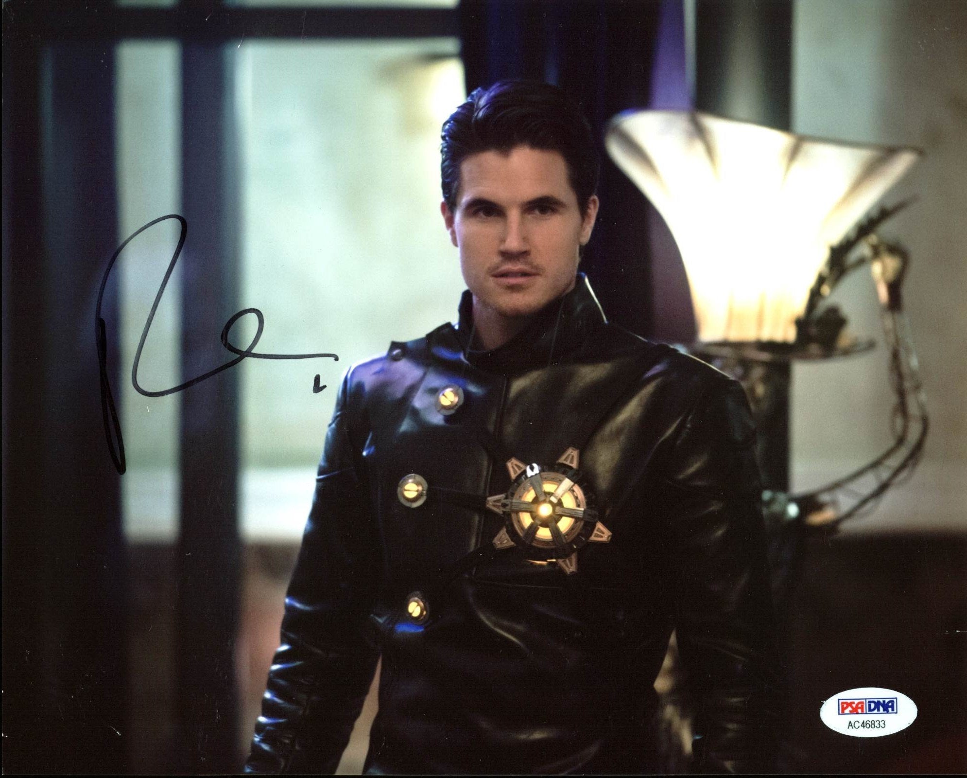 Robbie Amell The Flash Authentic Signed 8X10 Photo Autographed PSA/DNA #AC46833