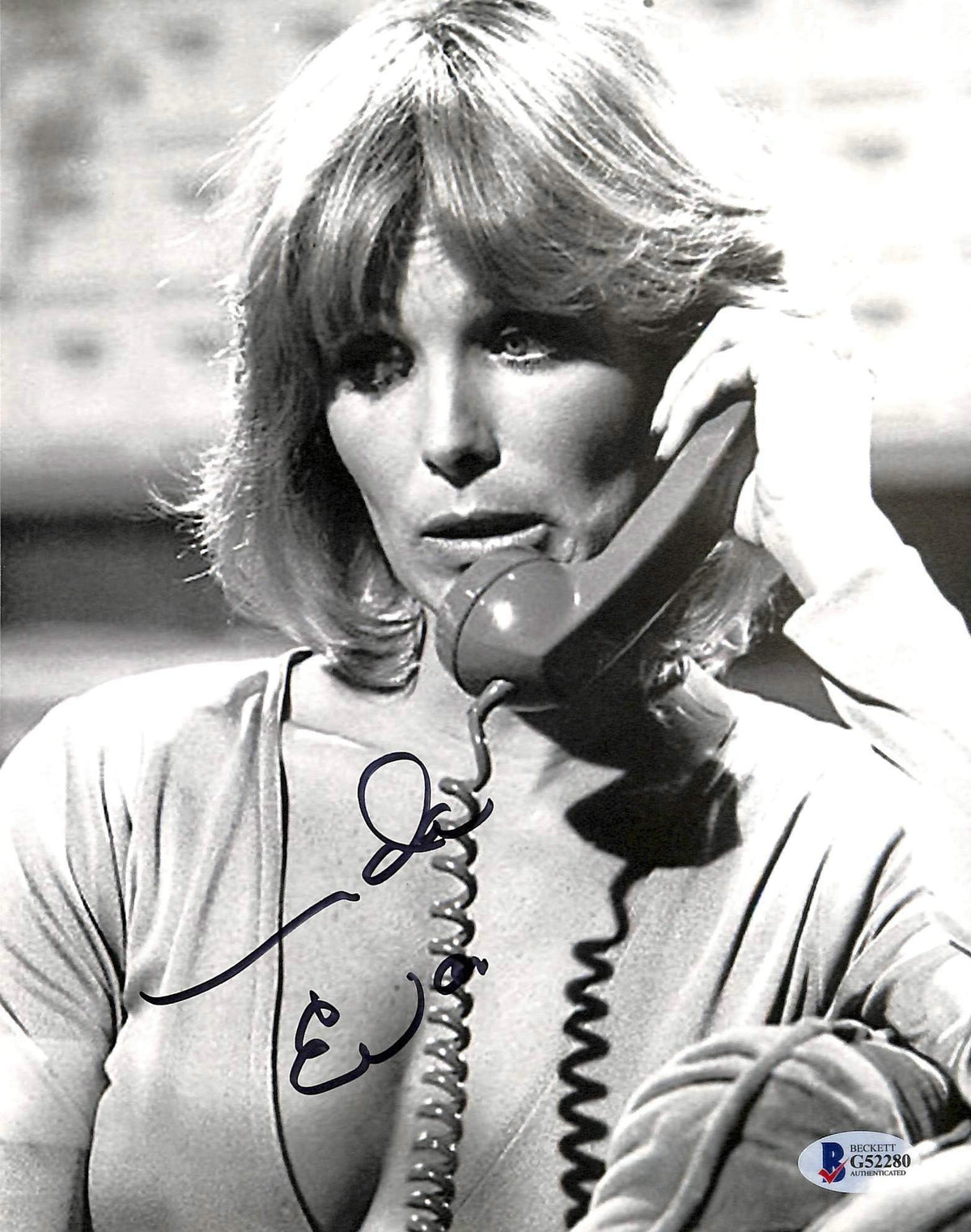Linda Evans Dynasty Sexy Authentic Signed 8x10 Photo Autographed BAS #G52280