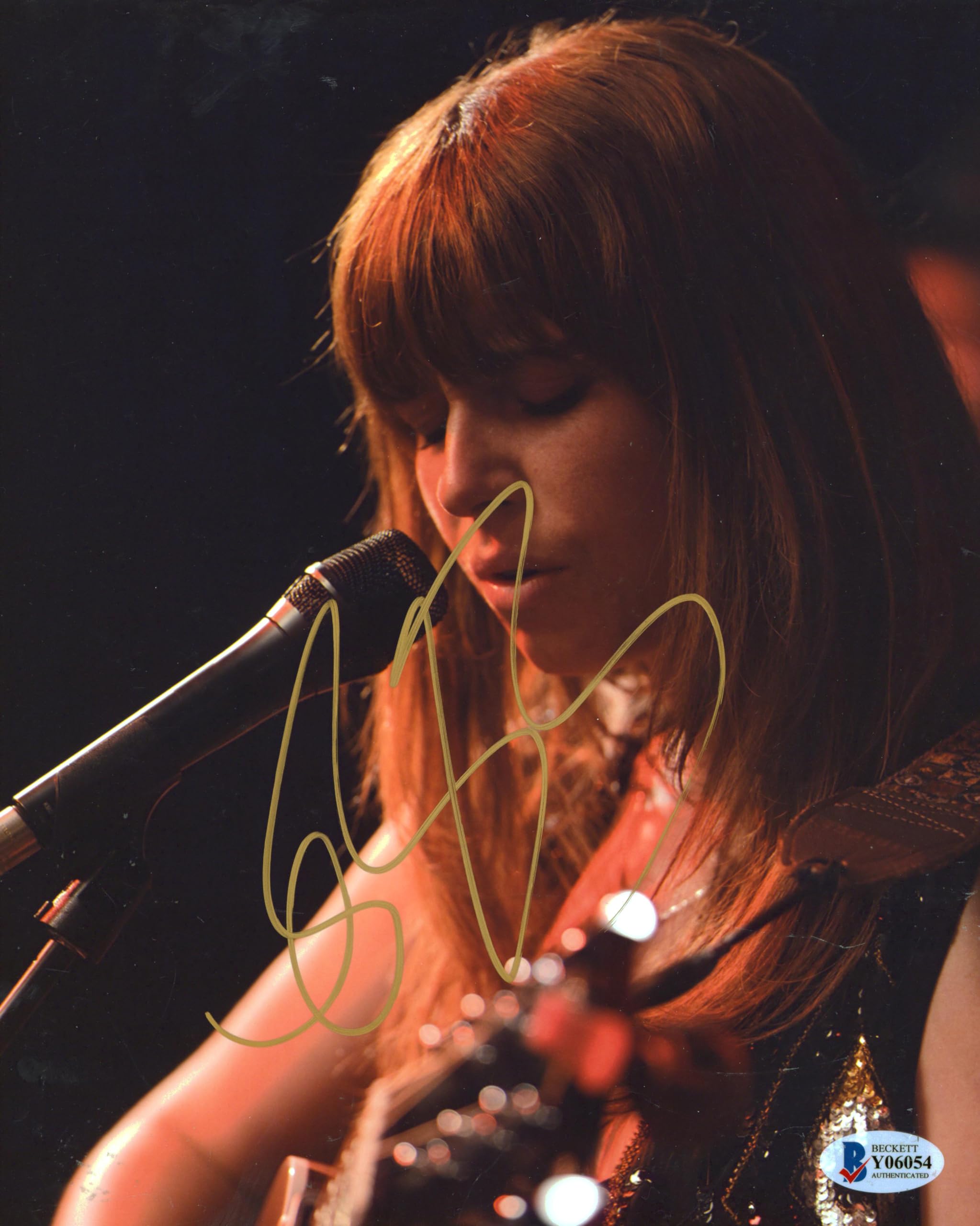 Jessie Buckley The Lost Daughter Authentic Signed 8x10 Photo BAS #Y06054