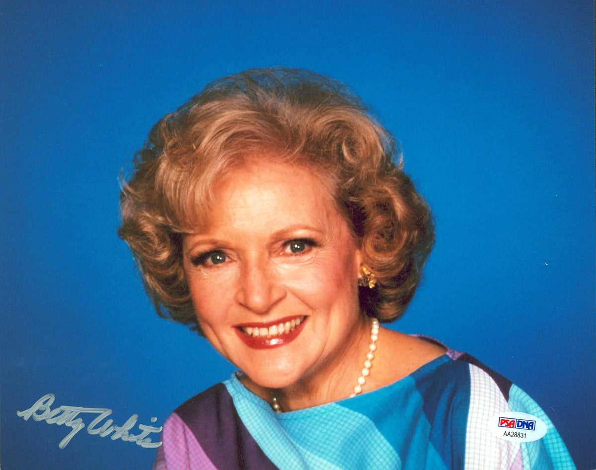 Betty White The Golden Girls Authentic Signed 8x10 Photo PSA/DNA #AA28831