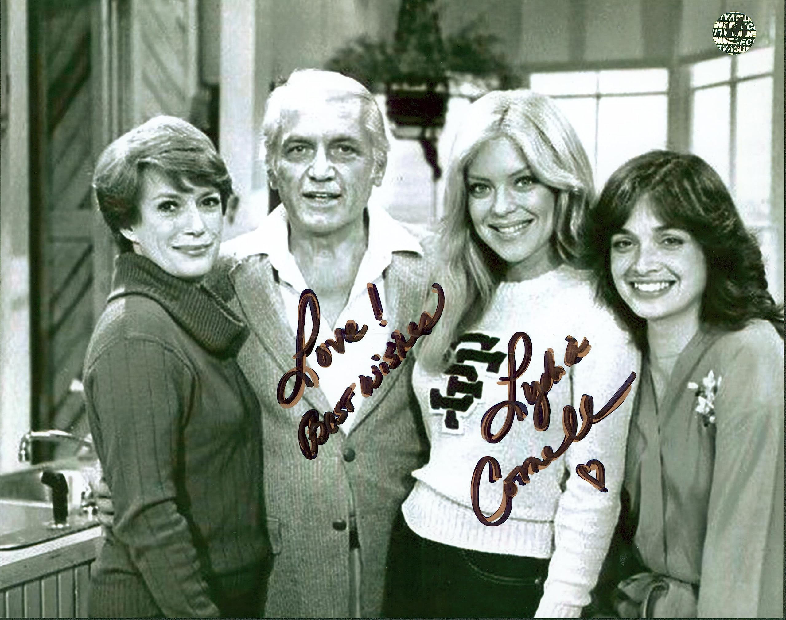Lydia Cornell Too Close For Comfort Signed 8x10 Photo Wizard World #019082