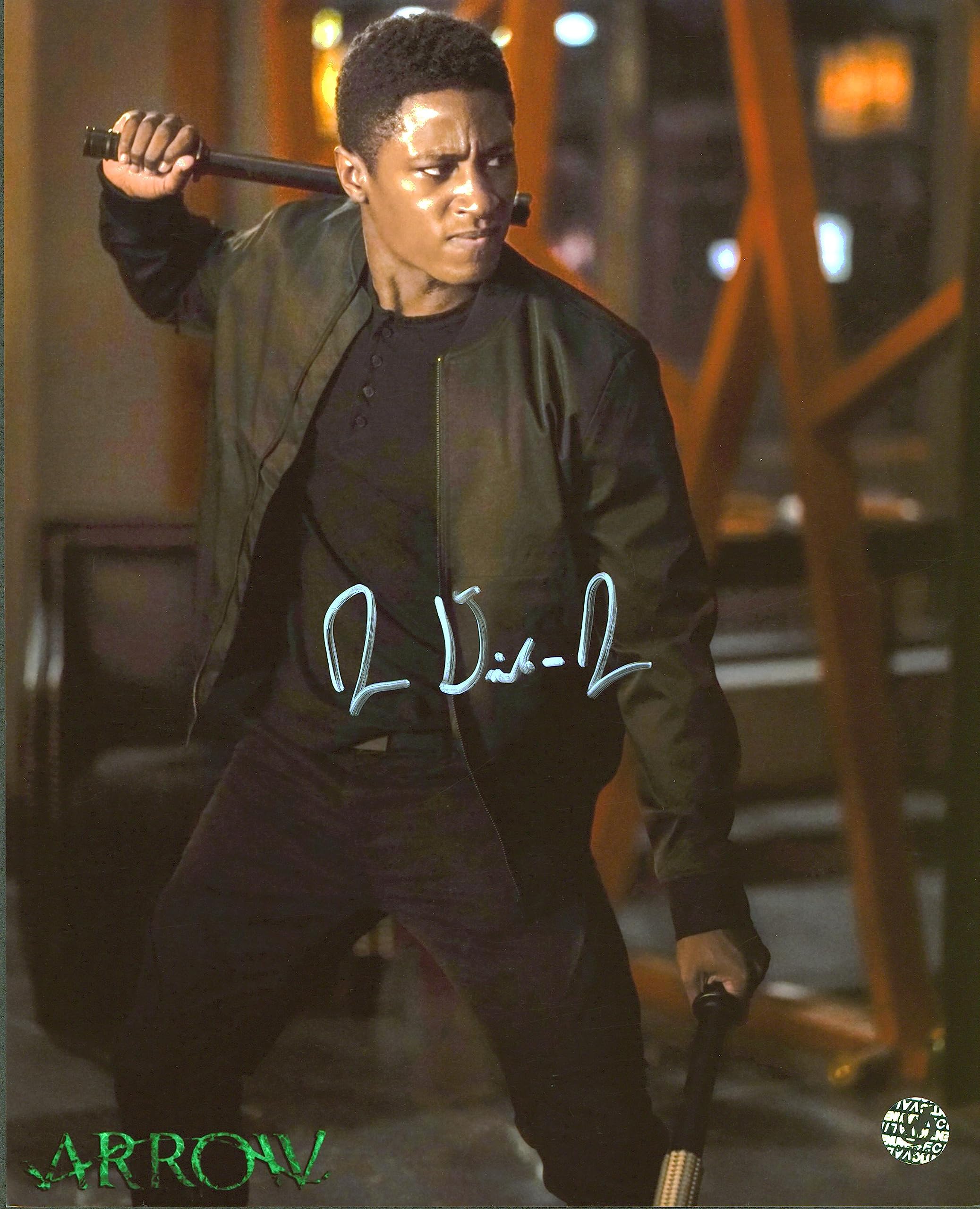 Joseph David-Jones Arrow Authentic Signed 8x10 Photo Wizard World #017319