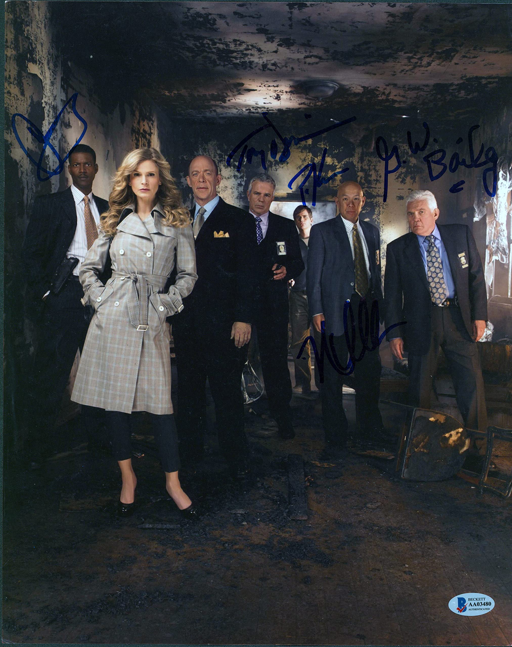 The Closer (5) Reynolds, Bailey, Gussett, Denison & +1 Signed 11x14 Photo BAS 2