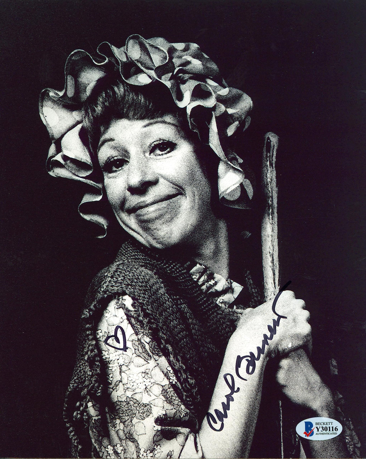 Carol Burnett Authentic Signed 8x10 Black & White Photo Autographed BAS #Y30116