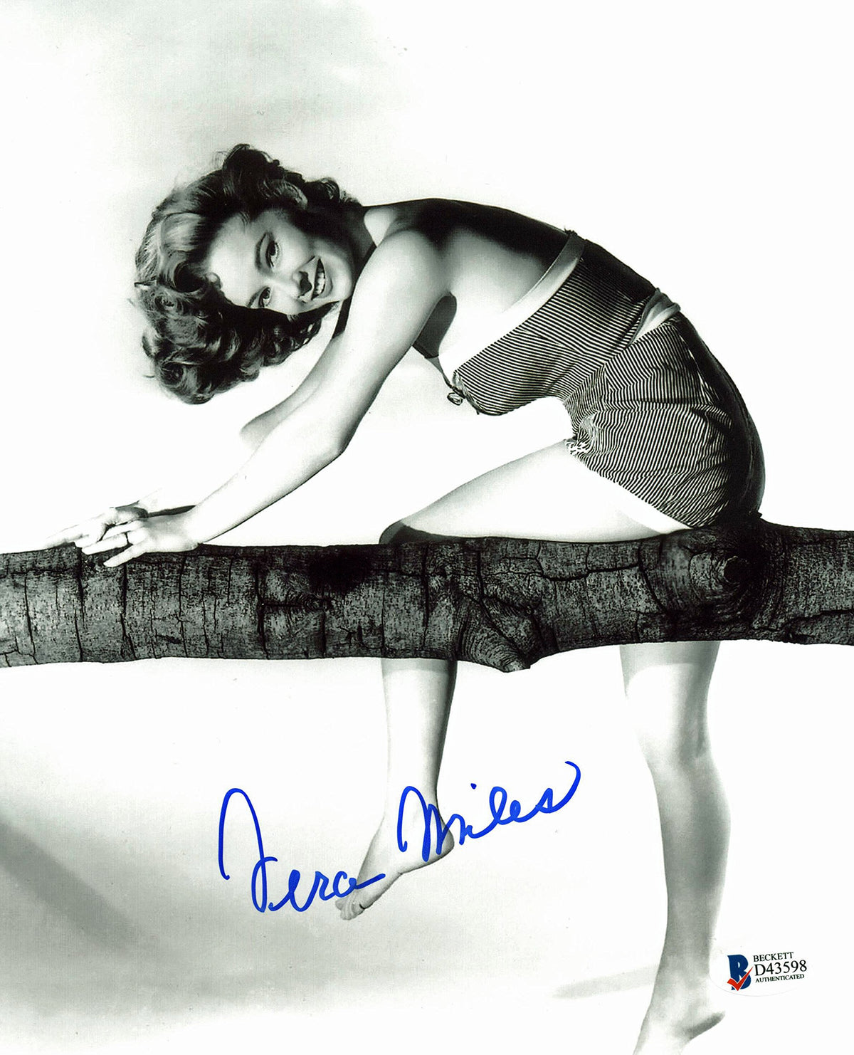 Vera Miles Authentic Signed 8x10 Photo Autographed BAS #D43598