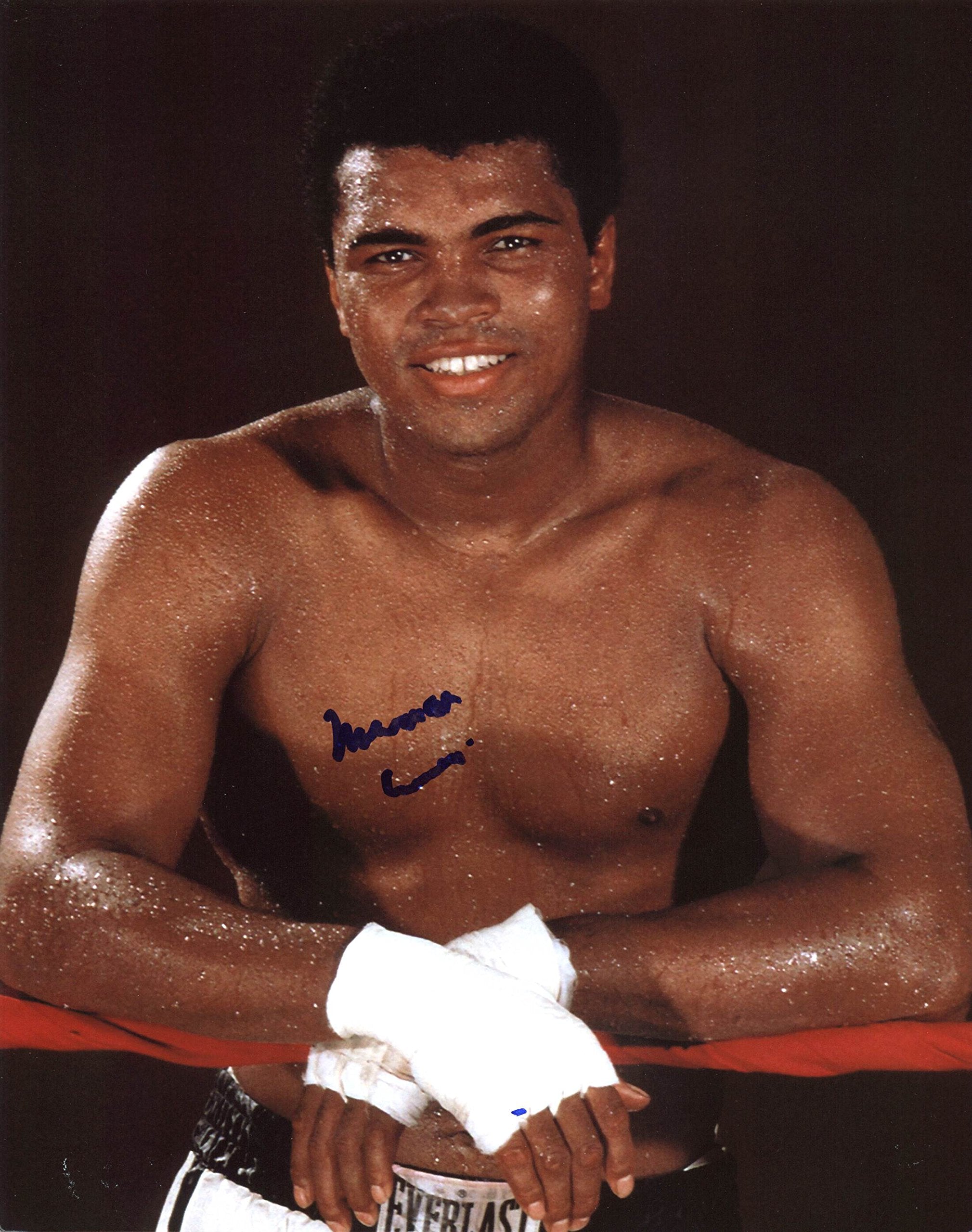 Muhammad Ali Signed "Cassius Clay" Authentic 11X14 Photo PSA/DNA ITP #7A71482