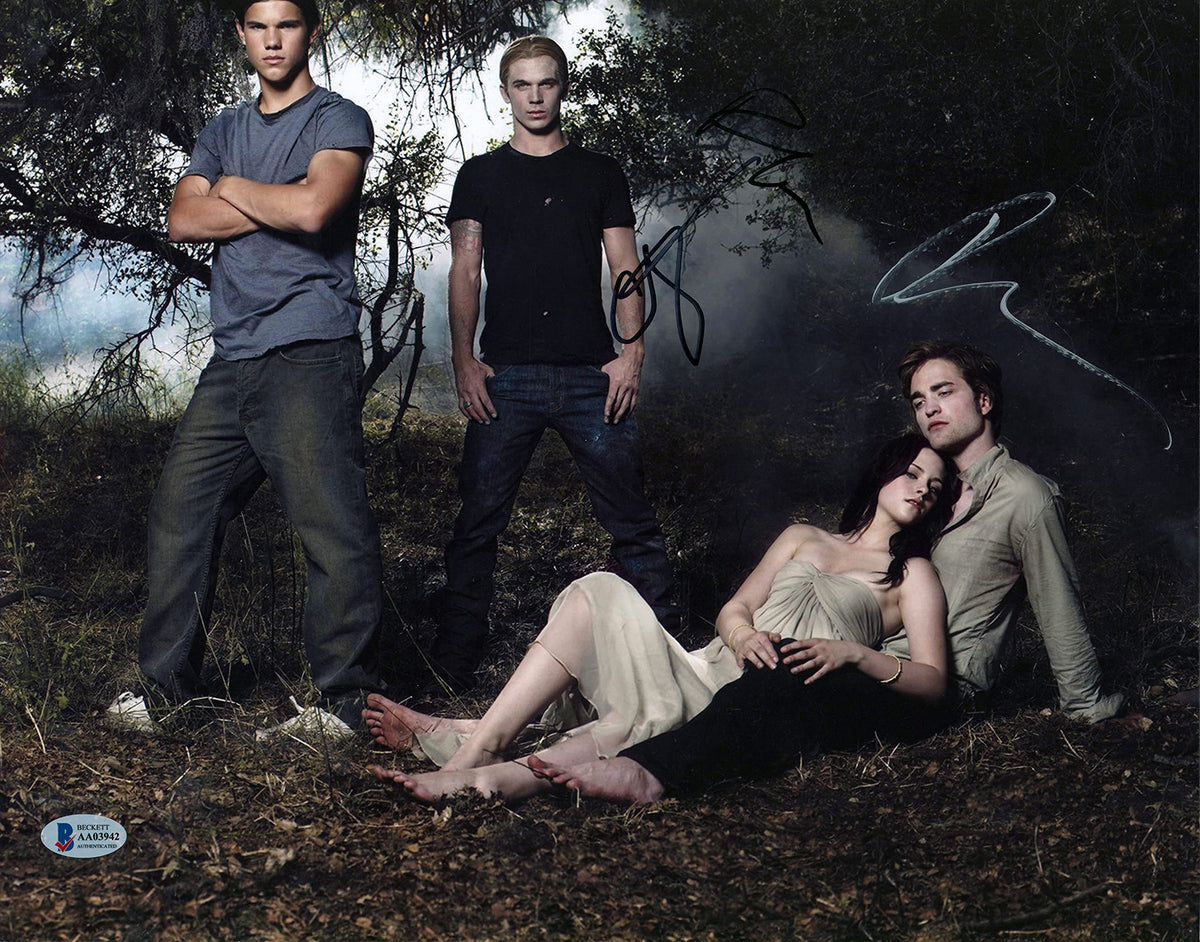 Twilight (3) Pattinson, Stewart & Gigandet Signed 11x14 Photo BAS #AA03942