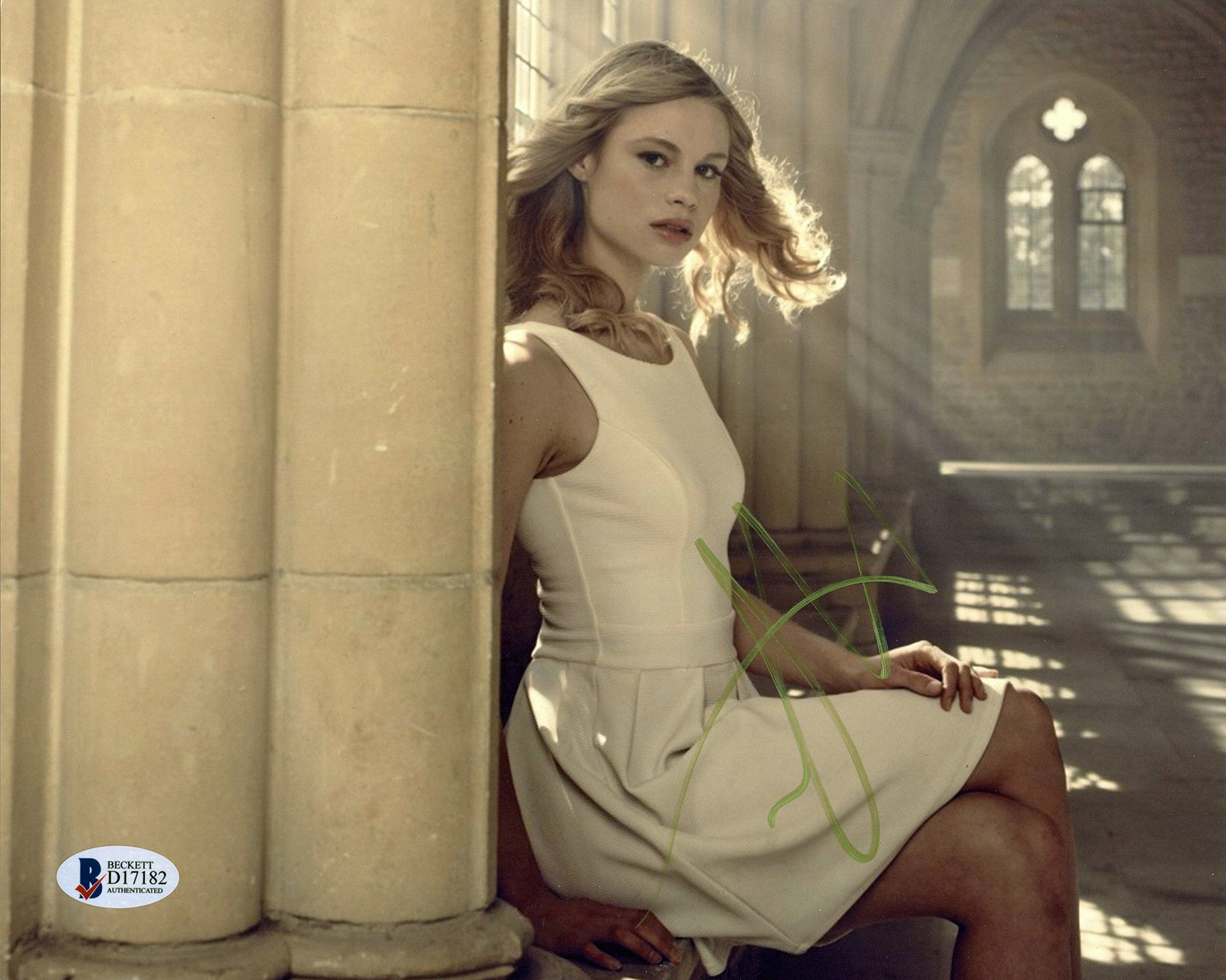 Lucy Fry Vampire Academy Authentic Signed 8x10 Photo Autographed BAS #D17182