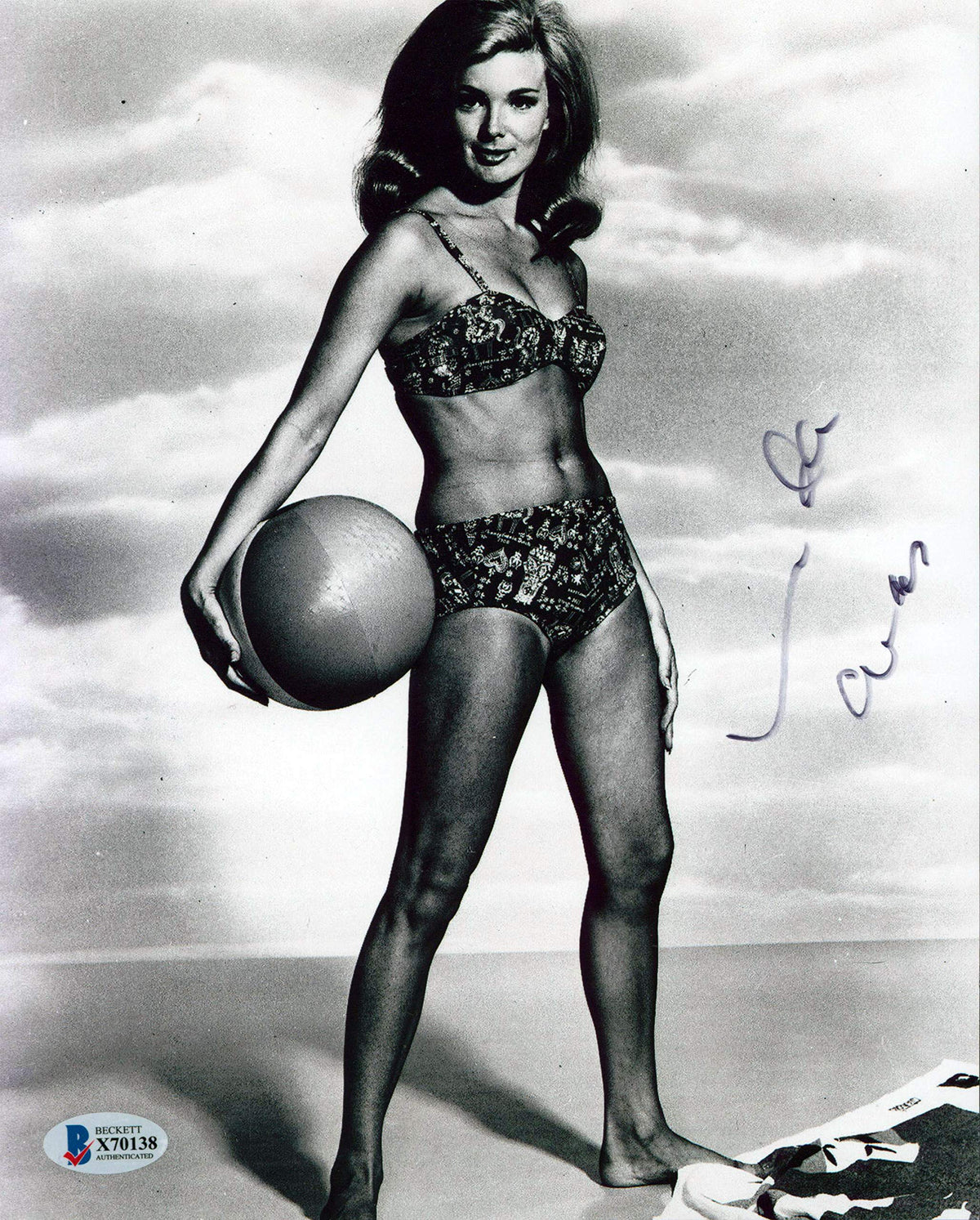 Linda Evans Dynasty Authentic Signed 8x10 Photo Autographed BAS #X70138